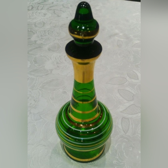 Green Glass vase Gennie in a bottle... vintage style excellent condition - Picture 3 of 13